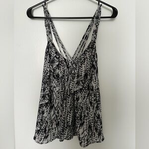 Forever 21 black and white, sleeveless top. Size S